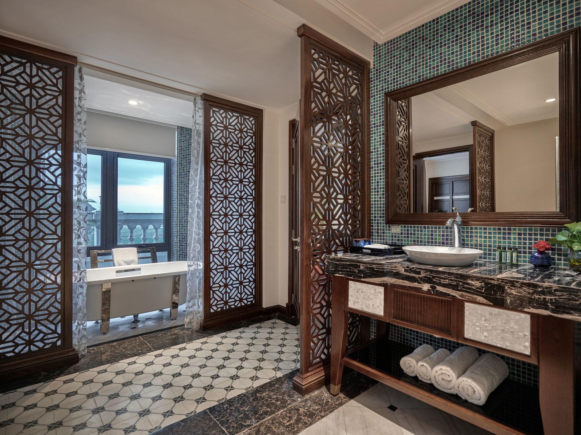 Hidden Charm Hotel&resort 4*