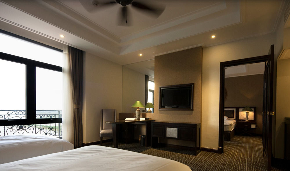 Khách sạn Hidden Charm Hotel&resort Ninh Bình